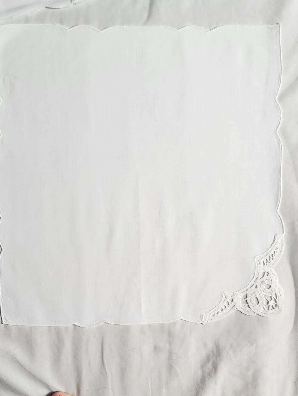 Vintage White Scalloped Linen Dinner Napkin with Corner Cutwork